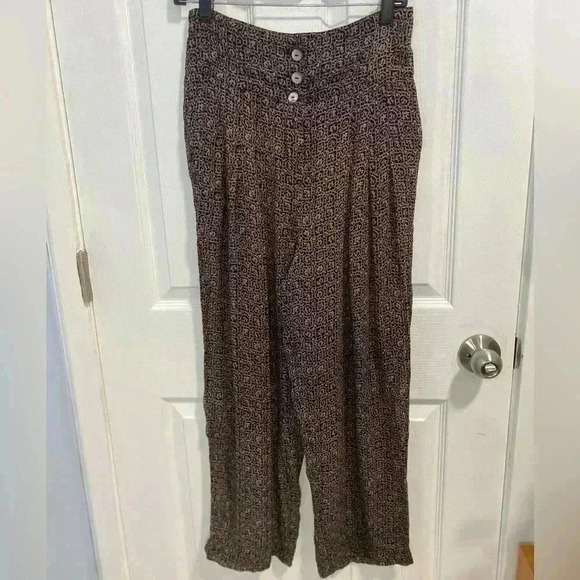 Crisca Sheer Print Allover Pants High Waisted Black and Pink Size 40 (Us 6) - Picture 1 of 11